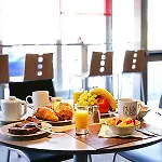 Kyriad Centre- Parc Des Expositions Hotel