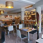 Kyriad Centre- Parc Des Expositions 3* Le Bourget