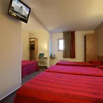 Kyriad Centre- Parc Des Expositions 3*