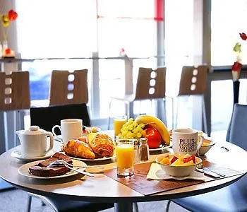 Kyriad Centre- Parc Des Expositions מלון