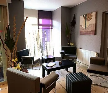 Kyriad Centre- Parc Des Expositions מלון