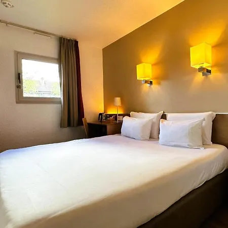 Kyriad Centre- Parc Des Expositions 3* Le Bourget