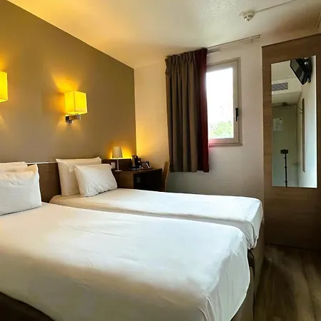 Hotel Kyriad Centre- Parc Des Expositions 3*
