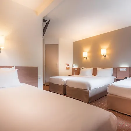 מלון Kyriad Centre- Parc Des Expositions לה בורז'ה