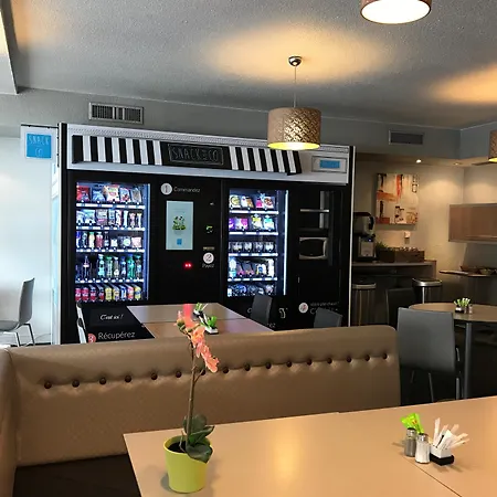 Kyriad Centre- Parc Des Expositions 3* לה בורז'ה