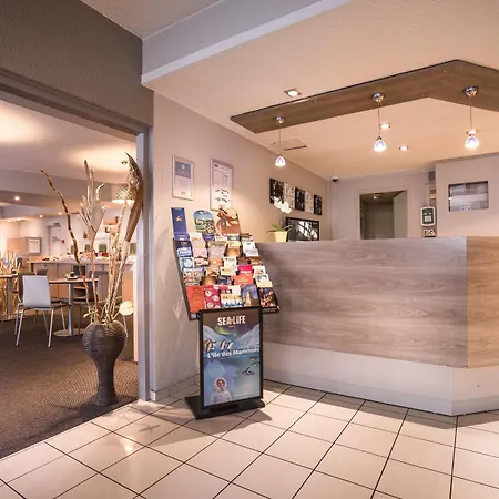 Kyriad Centre- Parc Des Expositions 3* לה בורז'ה