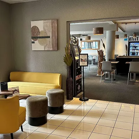 Kyriad Centre- Parc Des Expositions לה בורז'ה