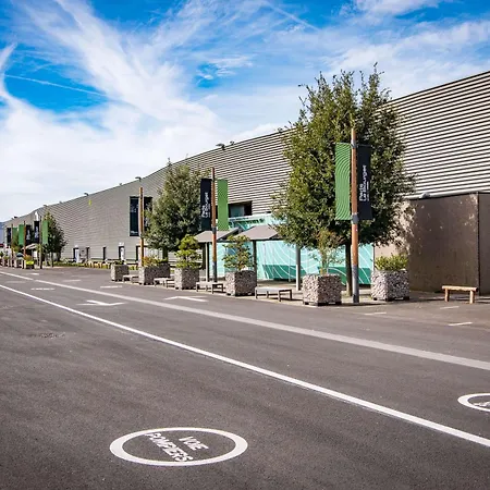 Kyriad Centre- Parc Des Expositions מלון