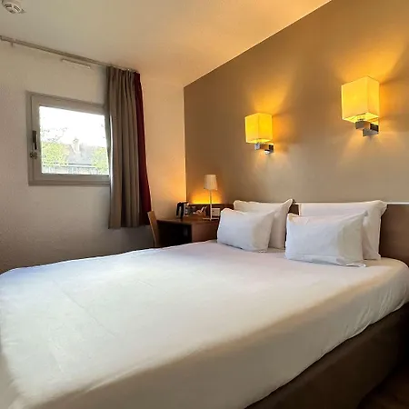 Kyriad Centre- Parc Des Expositions 3*