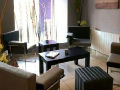 Kyriad Centre- Parc Des Expositions מלון לה בורז'ה