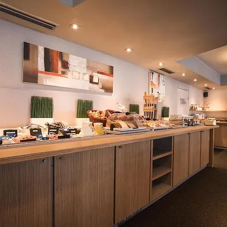 Kyriad Centre- Parc Des Expositions Hotel 3*