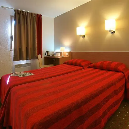 מלון Kyriad Centre- Parc Des Expositions