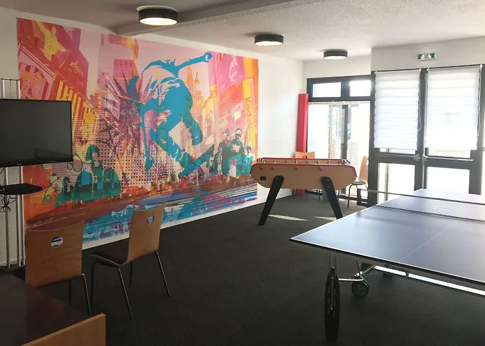 Kyriad Centre- Parc Des Expositions Hotel