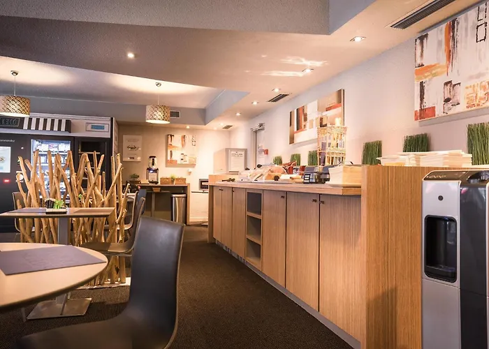 Kyriad Centre- Parc Des Expositions Hotel Le Bourget