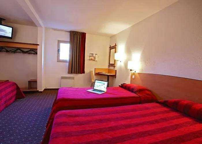 Kyriad Centre- Parc Des Expositions 3*