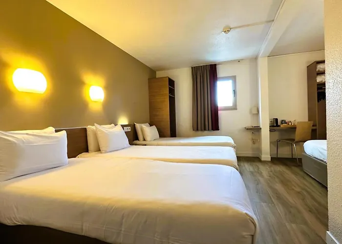 Hotel Kyriad Centre- Parc Des Expositions 3*
