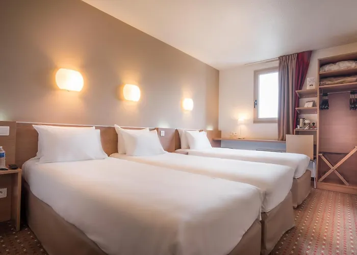 Kyriad Centre- Parc Des Expositions 3*