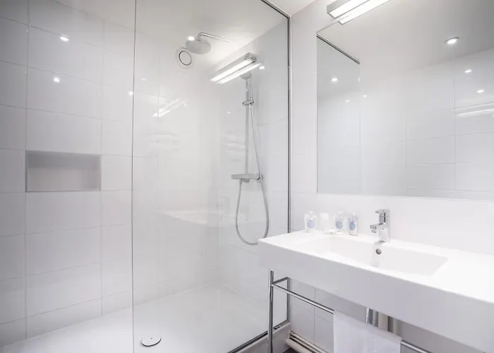 Otel Kyriad Centre- Parc Des Expositions 3*