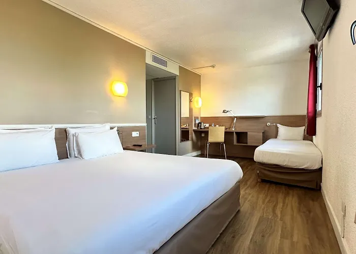 Kyriad Centre- Parc Des Expositions 3* Le Bourget