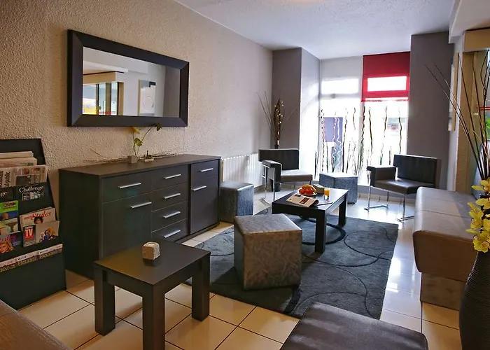 Kyriad Centre- Parc Des Expositions Hotel 3*