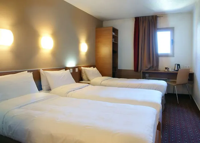 Kyriad Centre- Parc Des Expositions Hotel