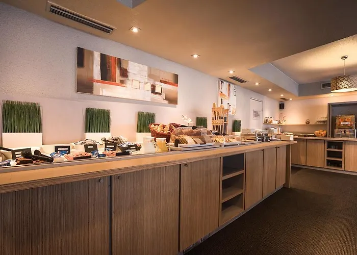 Kyriad Centre- Parc Des Expositions Hotel 3*