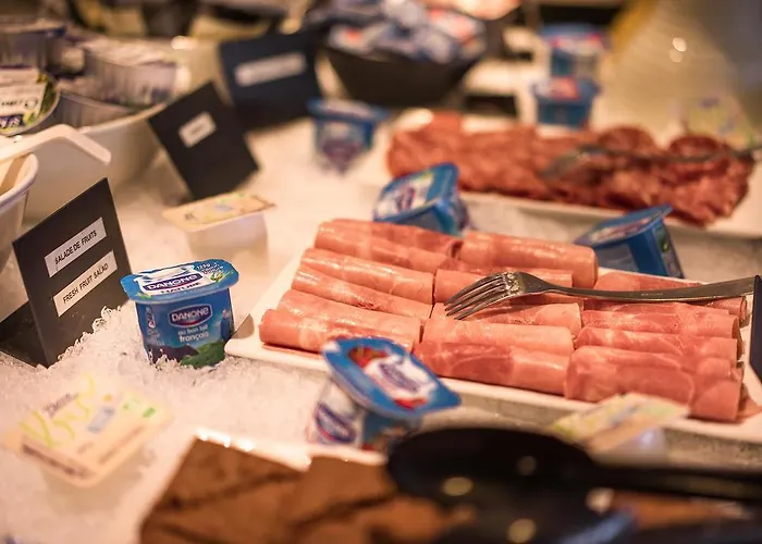 Kyriad Centre- Parc Des Expositions Otel Le Bourget