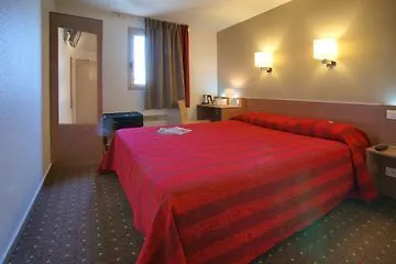 Otel Kyriad Centre- Parc Des Expositions