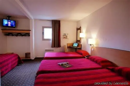 Kyriad Centre- Parc Des Expositions Hotel