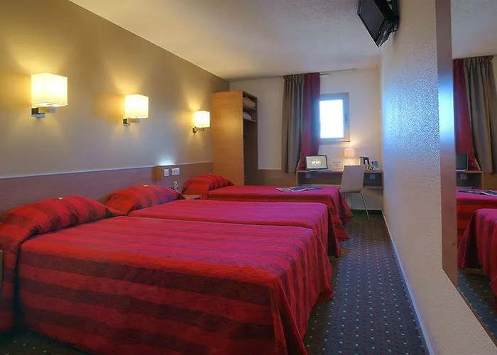 Kyriad Centre- Parc Des Expositions Hotel 3*